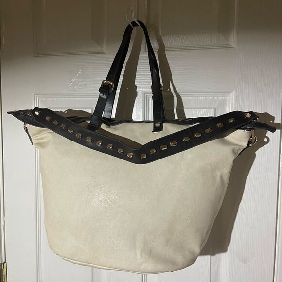 SHIRALEAH Synthetic XL beige bucket style shoulder bag black trim gold tone stud